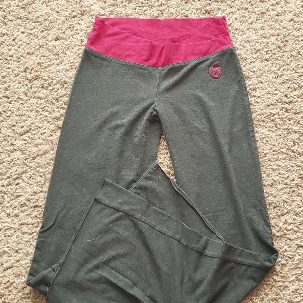 Green apple yoga pants